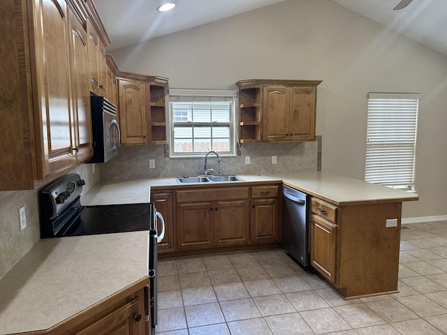 kitchen featuring stainless steel appliances, a sink, open shelves, a peninsula, and vaulted ceiling