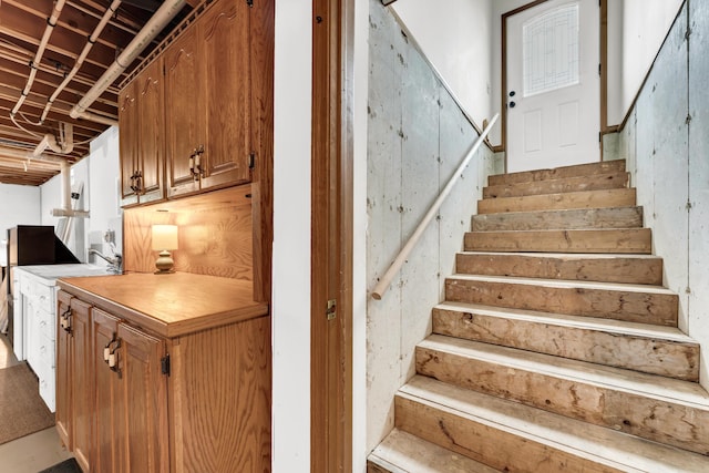 340 Greene Rd, Sparta, MO 65753 - view of stairs