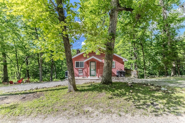 view of front of property