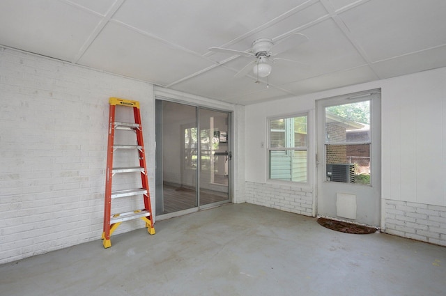 2857 E Linwood St, Springfield, MO 65804 - unfurnished sunroom featuring ceiling fan