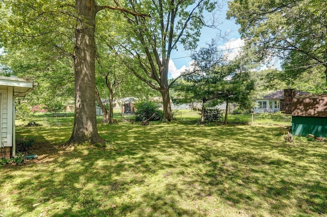 2857 E Linwood St, Springfield, MO 65804 - view of yard