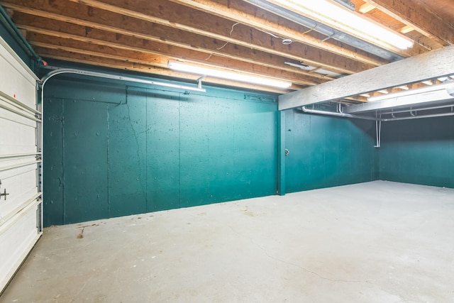 1888 S High Rdg, Nixa, MO 65714 - view of garage