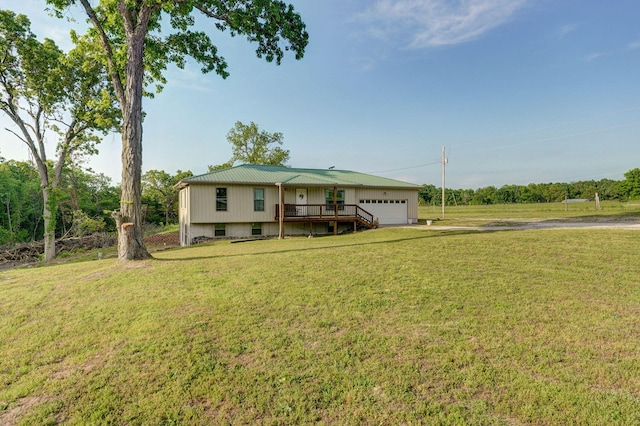 2121 E 505th Rd, Halfway, MO 65663 - view of front facade featuring an attached garage, a front yard, and driveway