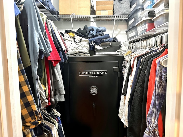64 Deer Park Cir, Kimberling City, MO 65686 - view of walk in closet