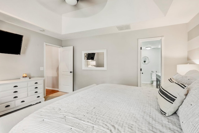 178 S Peach Tree Ln, Republic, MO 65738 - bedroom with ensuite bath and ceiling fan
