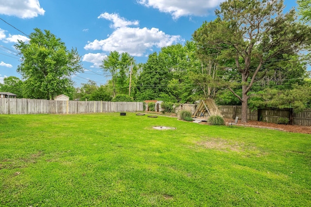178 S Peach Tree Ln, Republic, MO 65738 - view of yard
