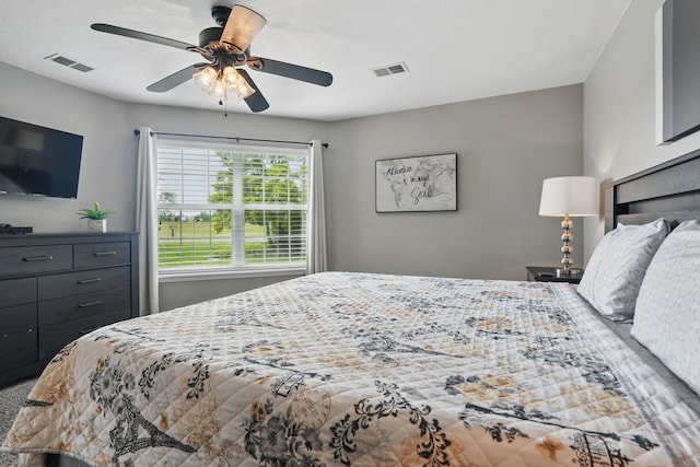 bedroom with ceiling fan