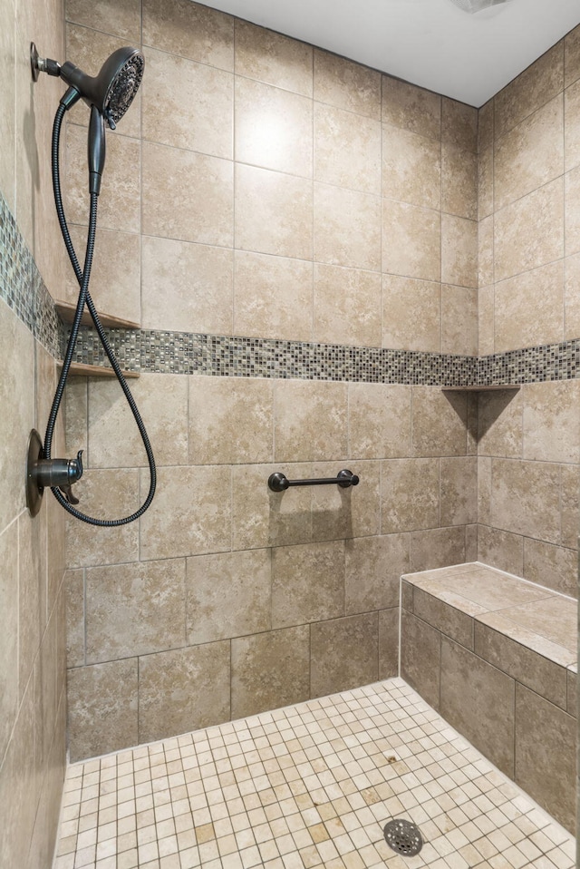 103 Dogwood Ct, Saddlebrooke, MO 65630 - bathroom featuring tiled shower