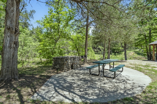 103 Dogwood Ct, Saddlebrooke, MO 65630 - view of patio
