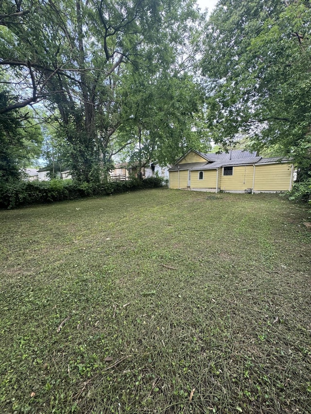 2007 N Travis Ave, Springfield, MO 65803 - view of grassy yard