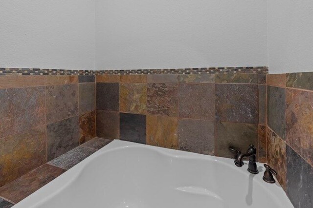 16326 Lawrence Unit 1232, Marionville, MO 65705 - detailed view of a tub to relax in