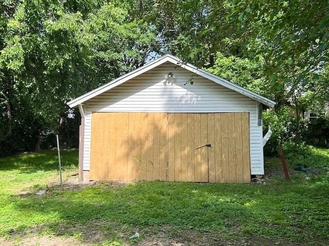2238 N Rogers Ave, Springfield, MO 65803 - view of outbuilding featuring an outbuilding