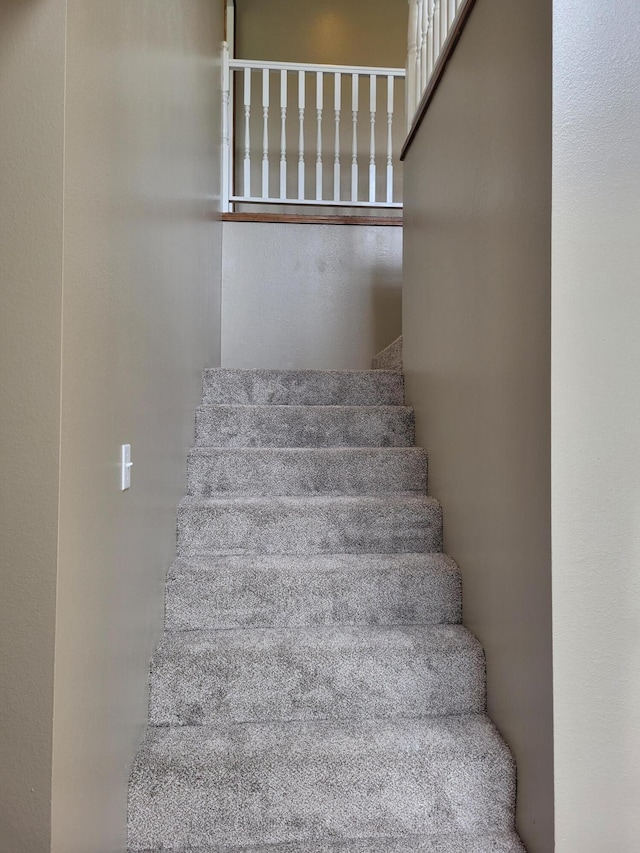 1995 Corder Pass Rd, Mansfield, MO 65704 - view of staircase