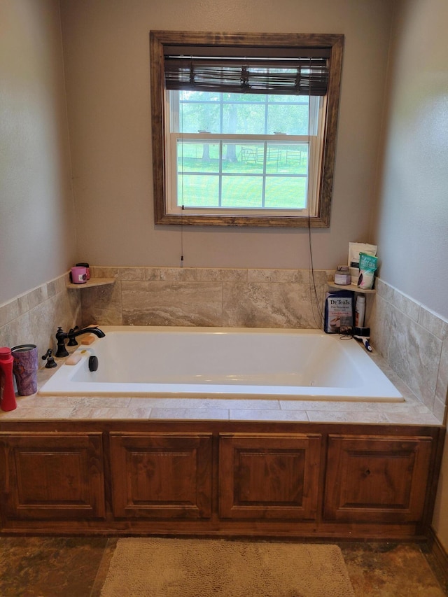 1995 Corder Pass Rd, Mansfield, MO 65704 - bathroom featuring a garden tub
