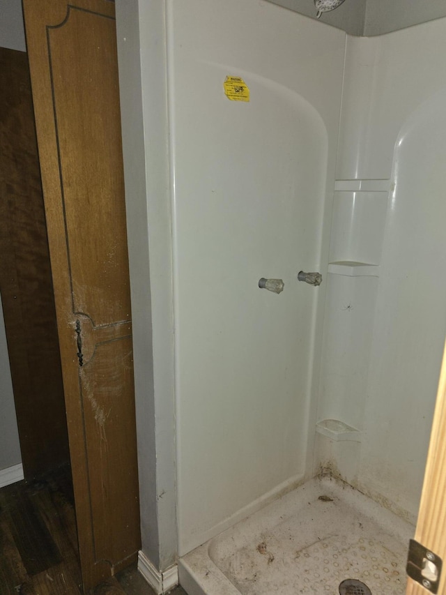 171 Riverbend Rd, Mammoth Spring, AR 72554 - full bathroom with a shower