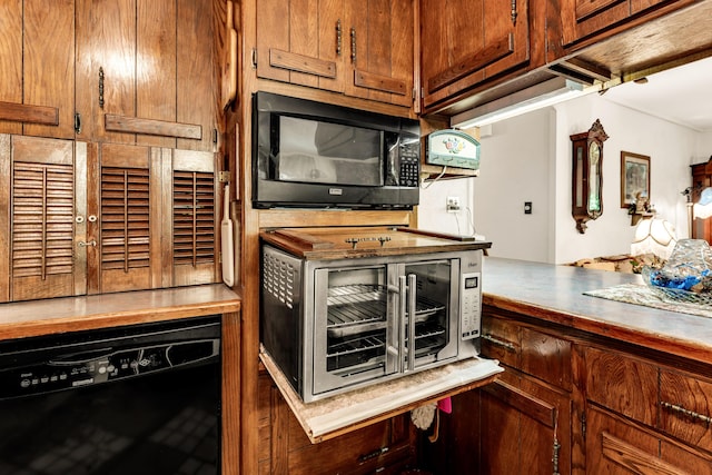3152 Two Rivers Rd, Highlandville, MO 65669 - kitchen featuring black appliances and beverage cooler