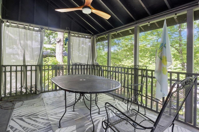 91 Moongate Dr, Osage Beach, MO 65065 - sunroom / solarium with vaulted ceiling and a ceiling fan