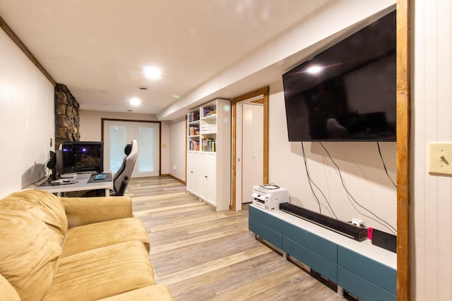 5312 S Hawthorne Dr, Springfield, MO 65804 - living room featuring light wood-type flooring and a desk