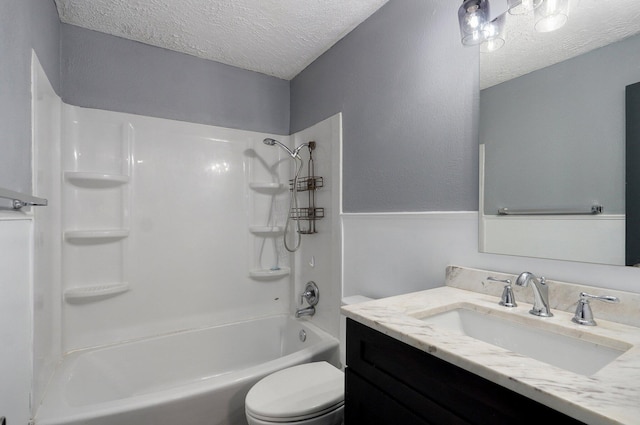 2418 E Catalpa St, Springfield, MO 65804 - full bath featuring a textured ceiling, toilet, vanity, and shower / tub combination