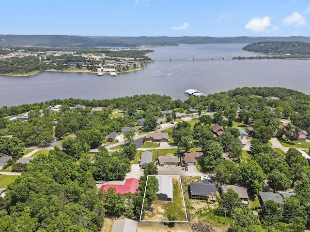 101 Teepee Ln, Kimberling City, MO 65686