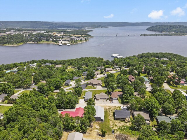 101 Teepee Ln, Kimberling City, MO 65686
