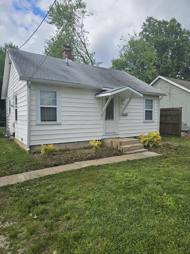 1629 W Webster St, Springfield, MO 65802 - view of front facade with a chimney