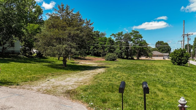355 Roberts Dr, Mount Vernon, MO 65712