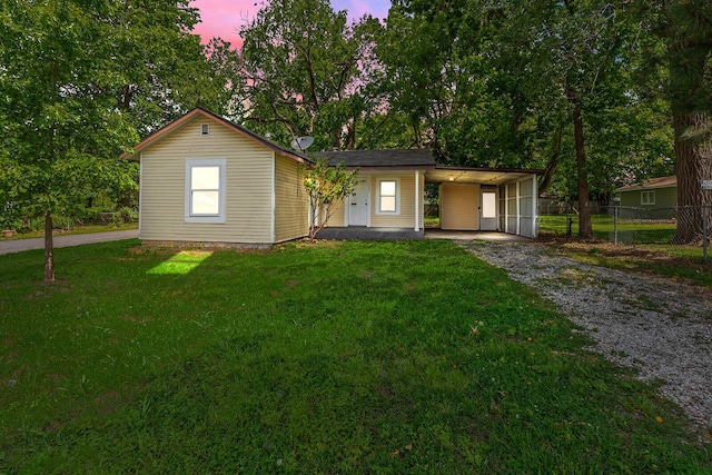 1433 E 24th St N, Springfield, MO 65803 - ranch-style house featuring driveway and an attached carport