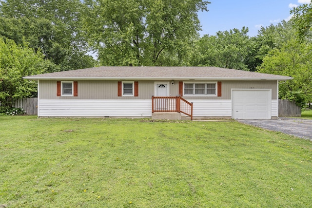 127 Wilson Way, Marshfield, MO 65706 - ranch-style home with asphalt driveway and a garage