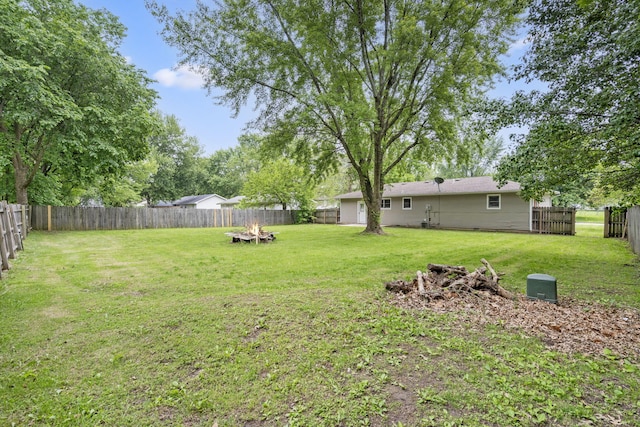 127 Wilson Way, Marshfield, MO 65706 - view of yard featuring a fire pit