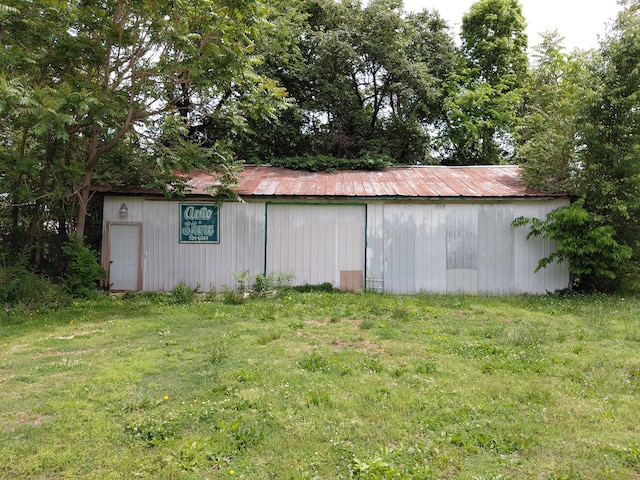 605 N Marr St, Mountain View, MO 65548 - view of pole building featuring a lawn