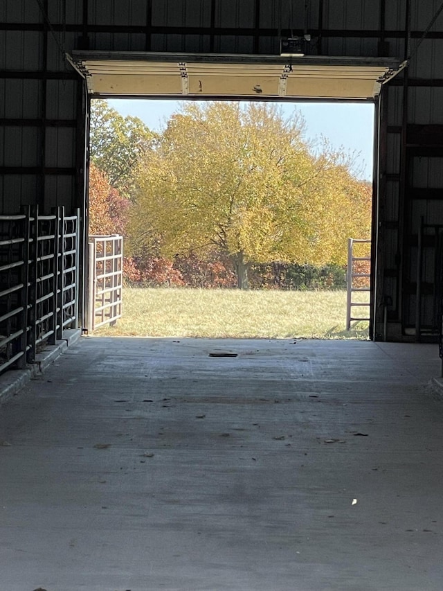 1007 Headwaters Dr, Marshfield, MO 65706 - view of garage
