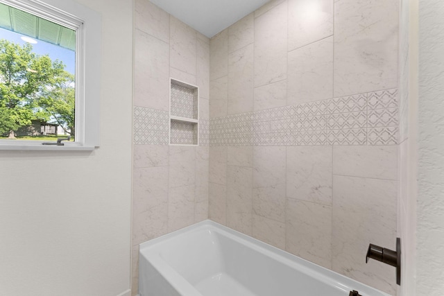 25609 Hillcrest Dr, Shell Knob, MO 65747 - full bathroom featuring a bathtub