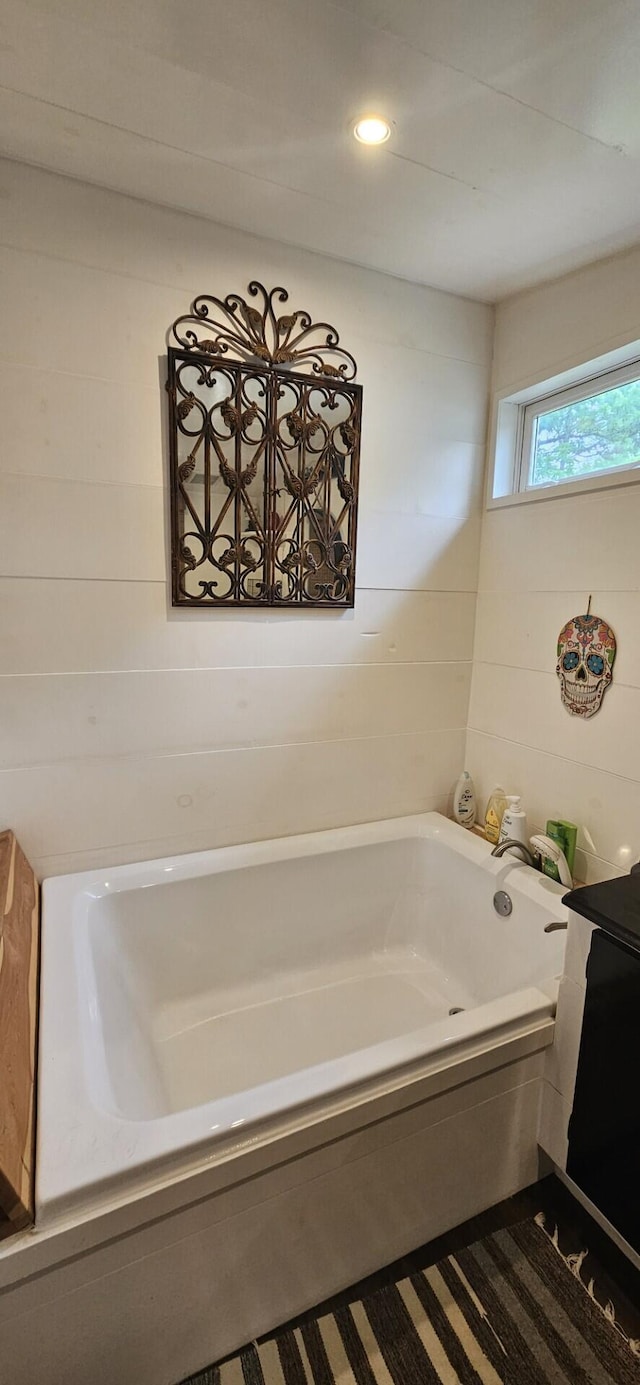 182 Cathy St, Branson, MO 65616 - bathroom with a bath