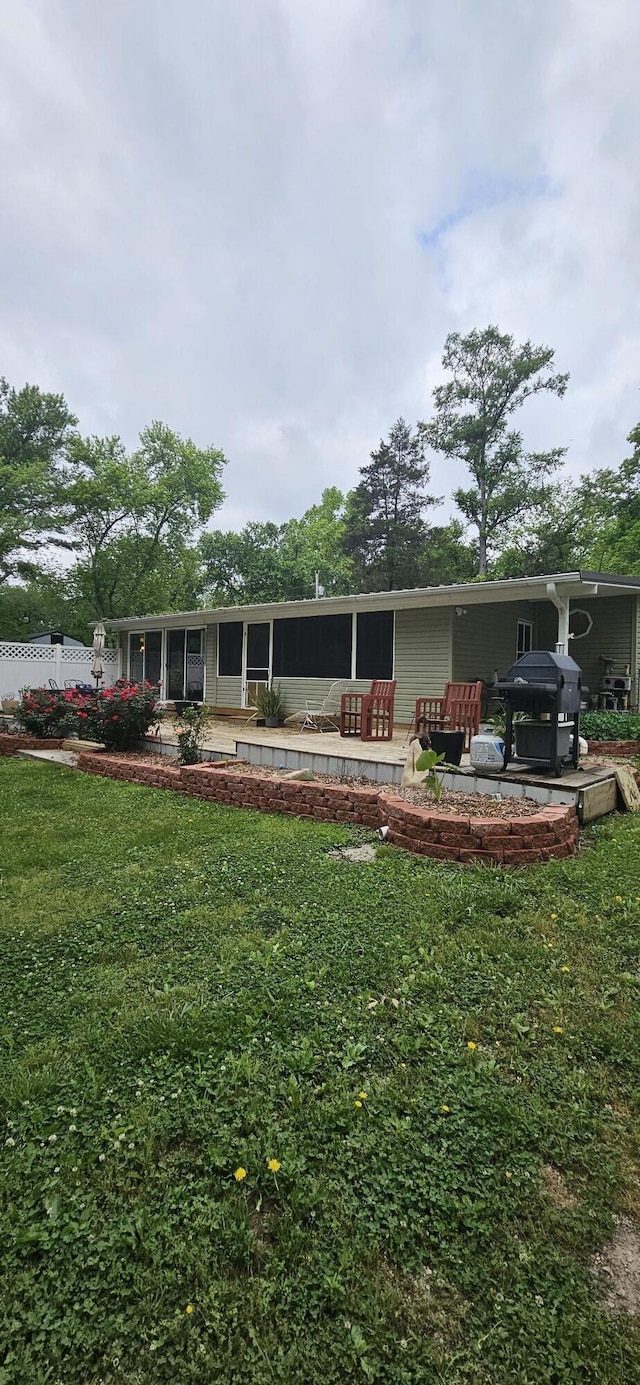 182 Cathy St, Branson, MO 65616 - view of front of property with a front yard and a patio area