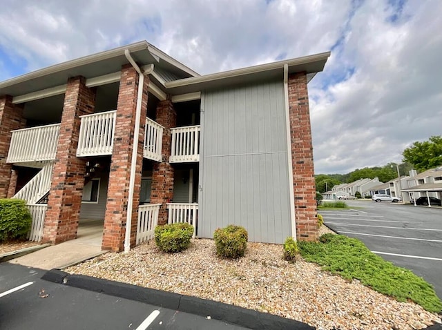 123 River Point Rd Unit 33, Hollister, MO 65672 - view of property with uncovered parking