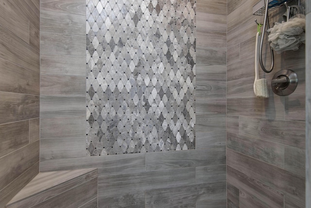992 N Cedar Ridge Ave, Springfield, MO 65802 - full bathroom with tiled shower