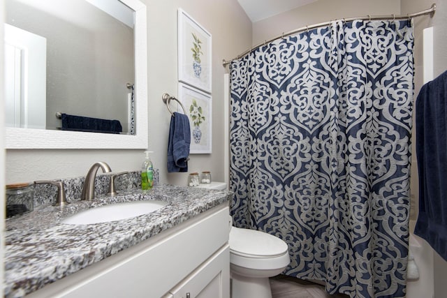 992 N Cedar Ridge Ave, Springfield, MO 65802 - bathroom featuring toilet, vanity, and a shower with curtain