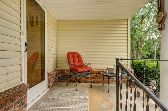 940 Carl Allen St, Mount Vernon, MO 65712 - view of balcony