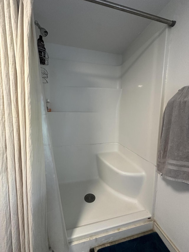 9611 Co Rd Unit A-436, Ava, MO 65608 - full bath featuring curtained shower