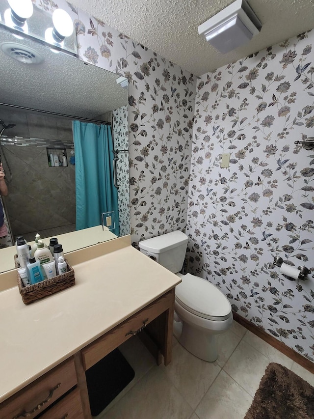 150 Sunken Forest Dr Unit 235, Forsyth, MO 65653 - bathroom with wallpapered walls, a textured ceiling, toilet, vanity, and curtained shower