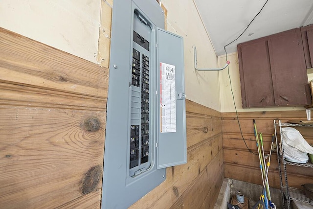 103 W Mockingbird Ln, Crane, MO 65633 - utilities featuring electric panel