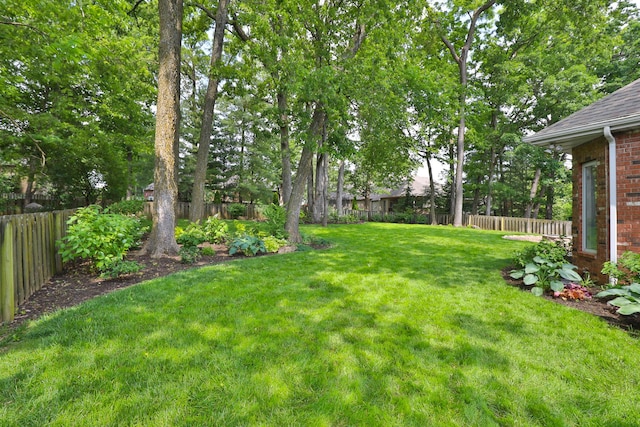 2539 S Forrest Heights Ave, Springfield, MO 65809 - view of yard