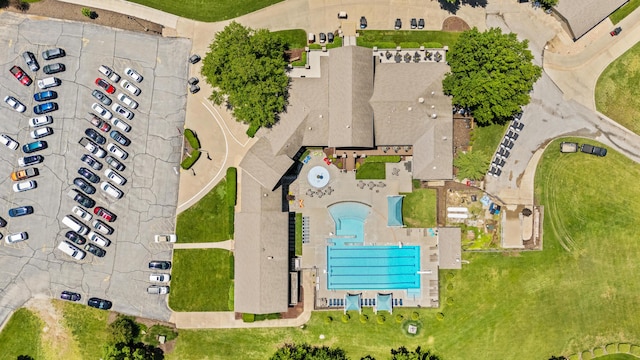 8205 Quail Ridge Ct, Nixa, MO 65714 - bird's eye view of a pool area