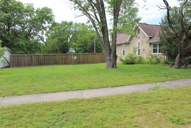 1012 E 3rd St, Monett, MO 65708 - view of yard