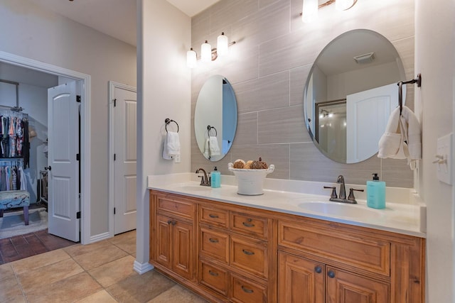 853 E Grafton Dr, Nixa, MO 65714 - full bath with double vanity and decorative backsplash
