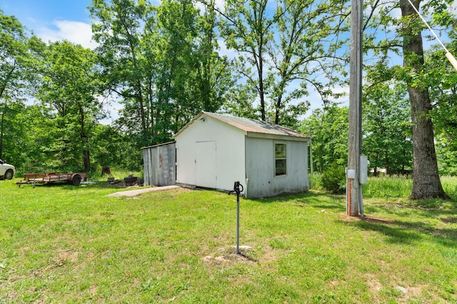 1899 State Highway Dd, Ava, MO 65608 - view of grassy yard featuring an outdoor structure