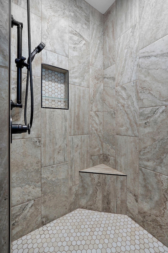 8403 Lawrence Unit 1040, La Russell, MO 64848 - bathroom featuring tiled shower