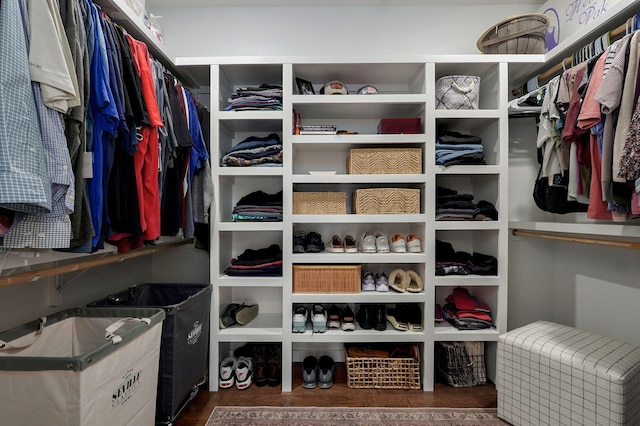 735 N Fox Hill Cir, Nixa, MO 65714 - walk in closet featuring wood finished floors