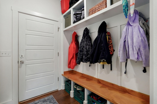 735 N Fox Hill Cir, Nixa, MO 65714 - mudroom featuring dark wood-style floors